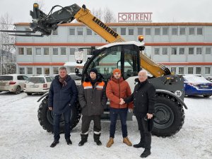       Liebherr T36-7.        FORTRENT